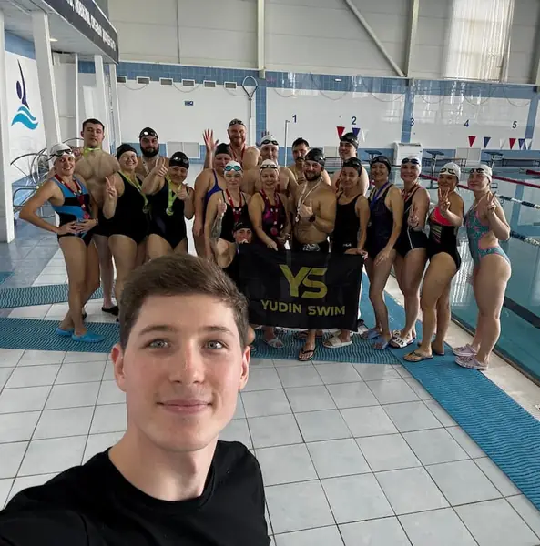 Тренировка по плаванию